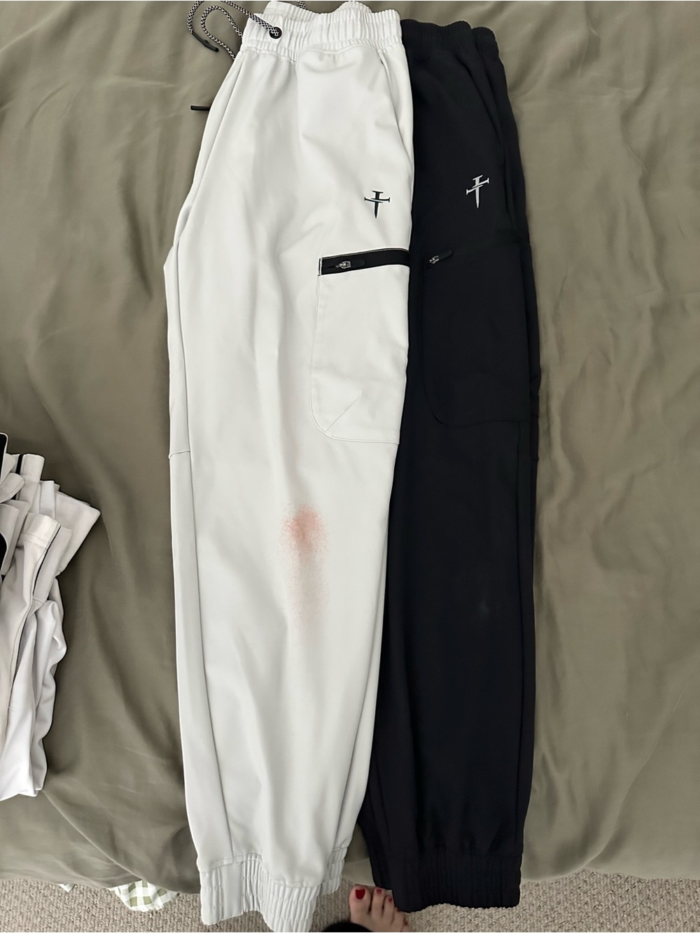 Men's Two-Tone Jogger Pants — White and Black
